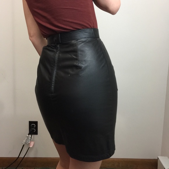 VINTAGE Wilson's Leather Black High Waisted Skirt - Picture 3 of 8